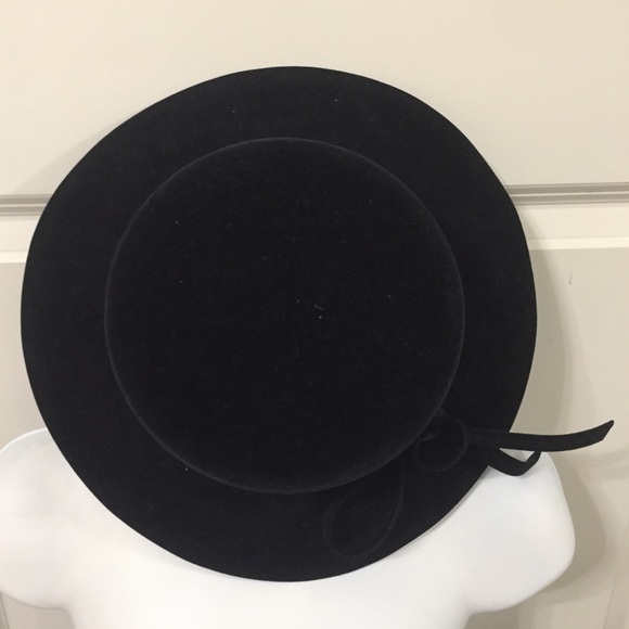 Vintage Black Felt Fedora Hat with Bow detail 23”